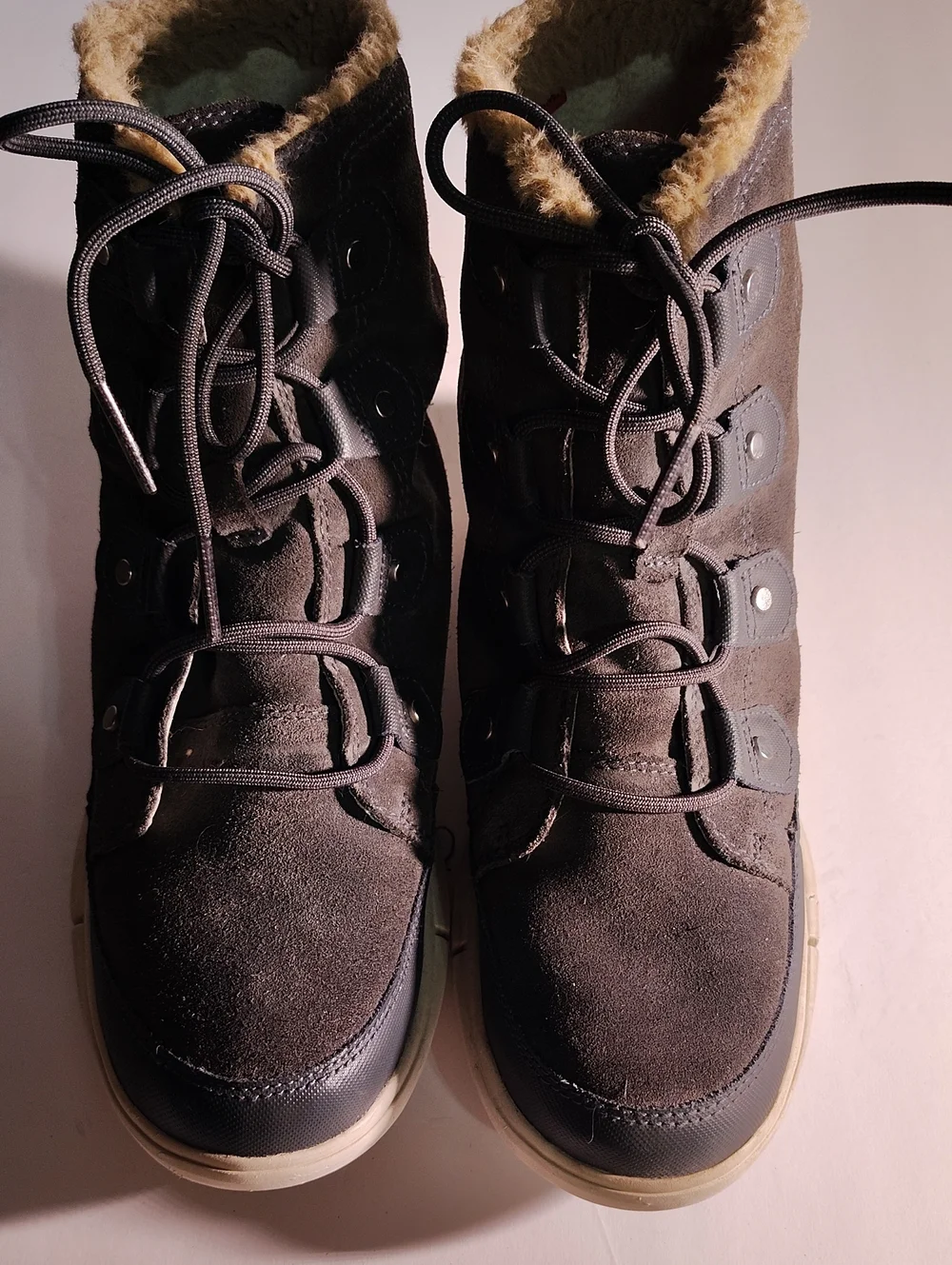 Sorel Women's Size 8 Gray Lace-Up Faux-Fur Winter Boots WM